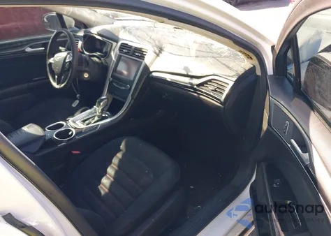 2013 Ford Fusion Se z USA, uszkodzony, nr VIN 3FA6P0HR8DR105292